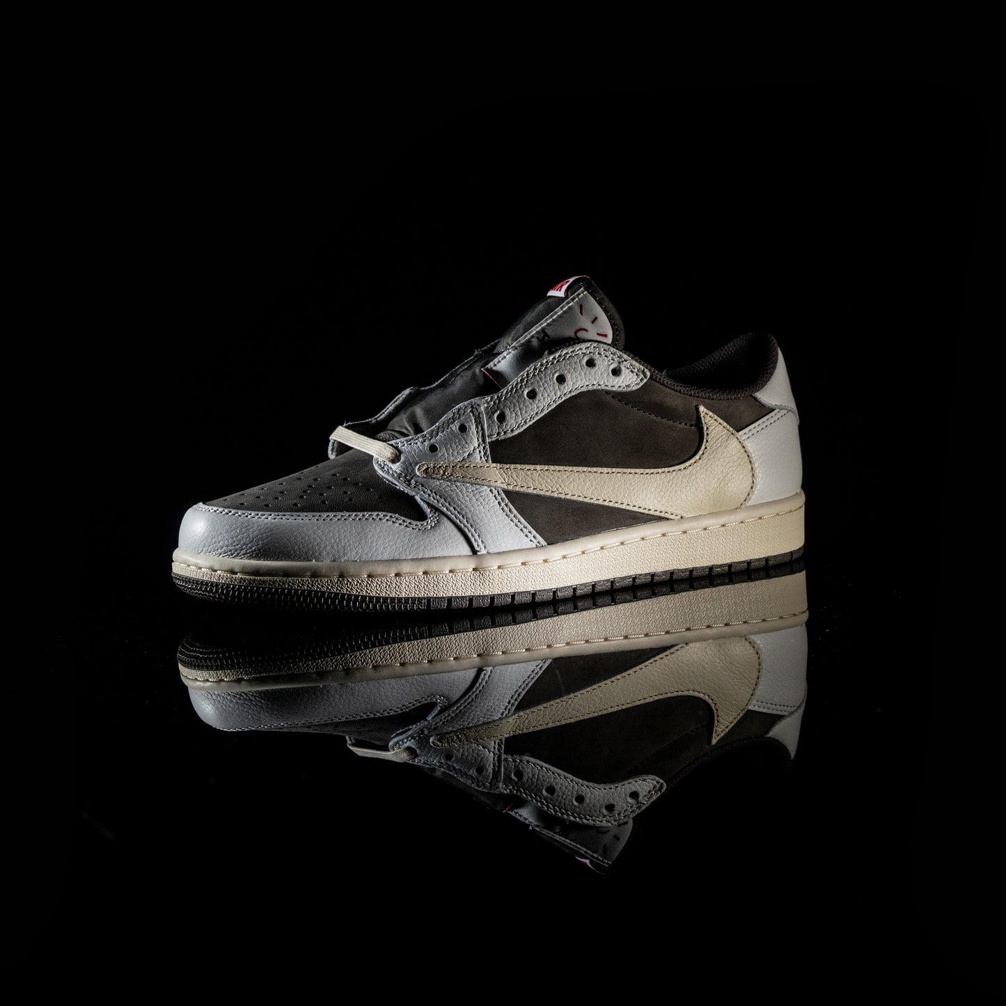 Air Jordan 1 Low Travis Scott Reverse Mocha