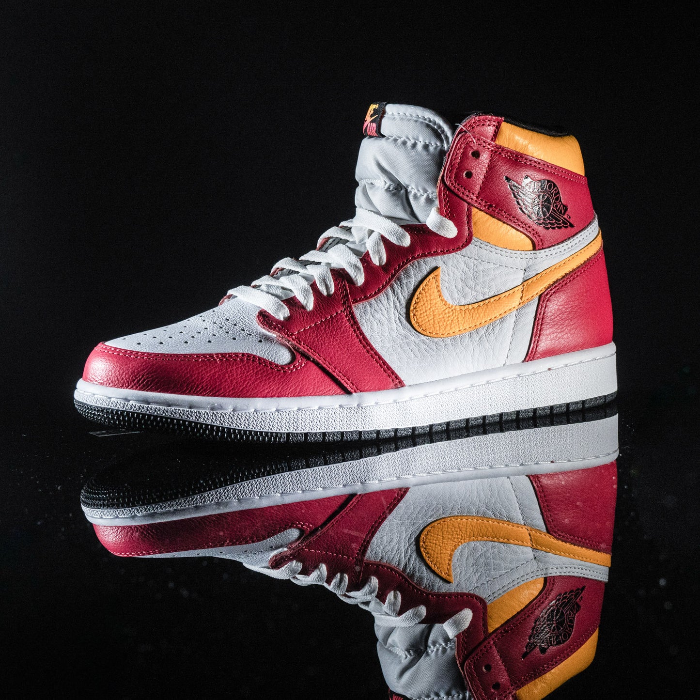 Air Jordan 1 High OG Light Fusion Red