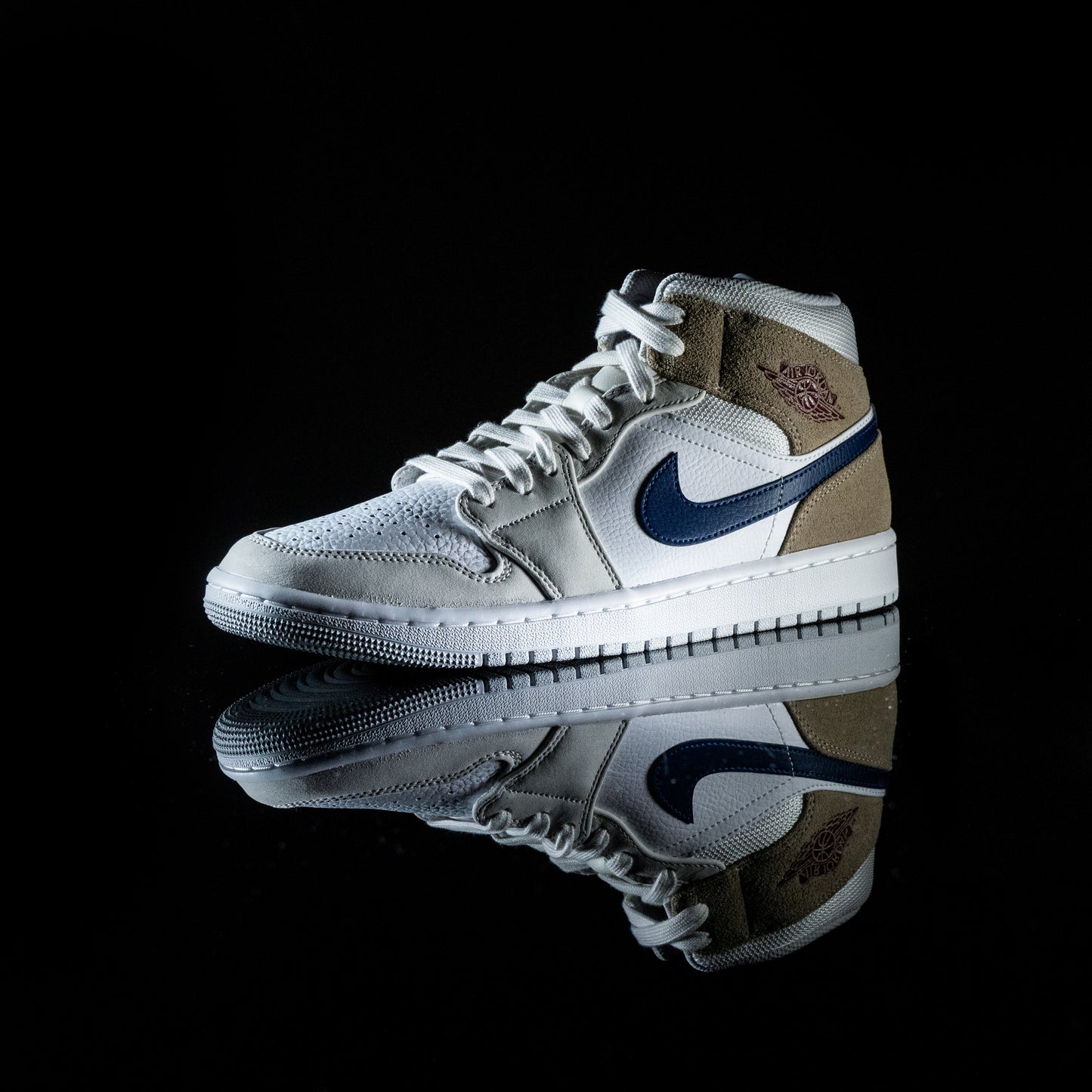 Air Jordan 1 Mid White Metallic Gold Obsidian