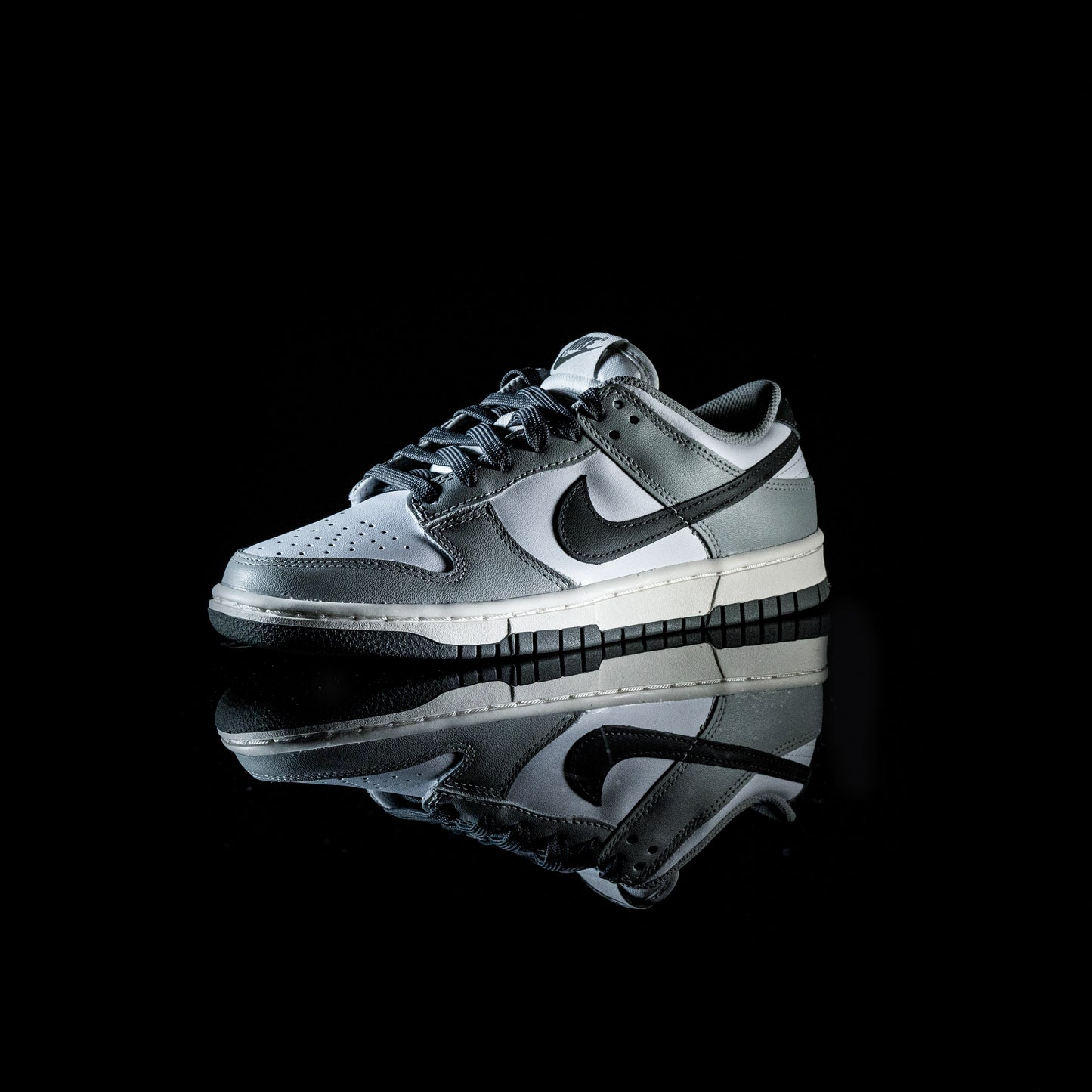 Nike Dunk Low Light Smoke Grey