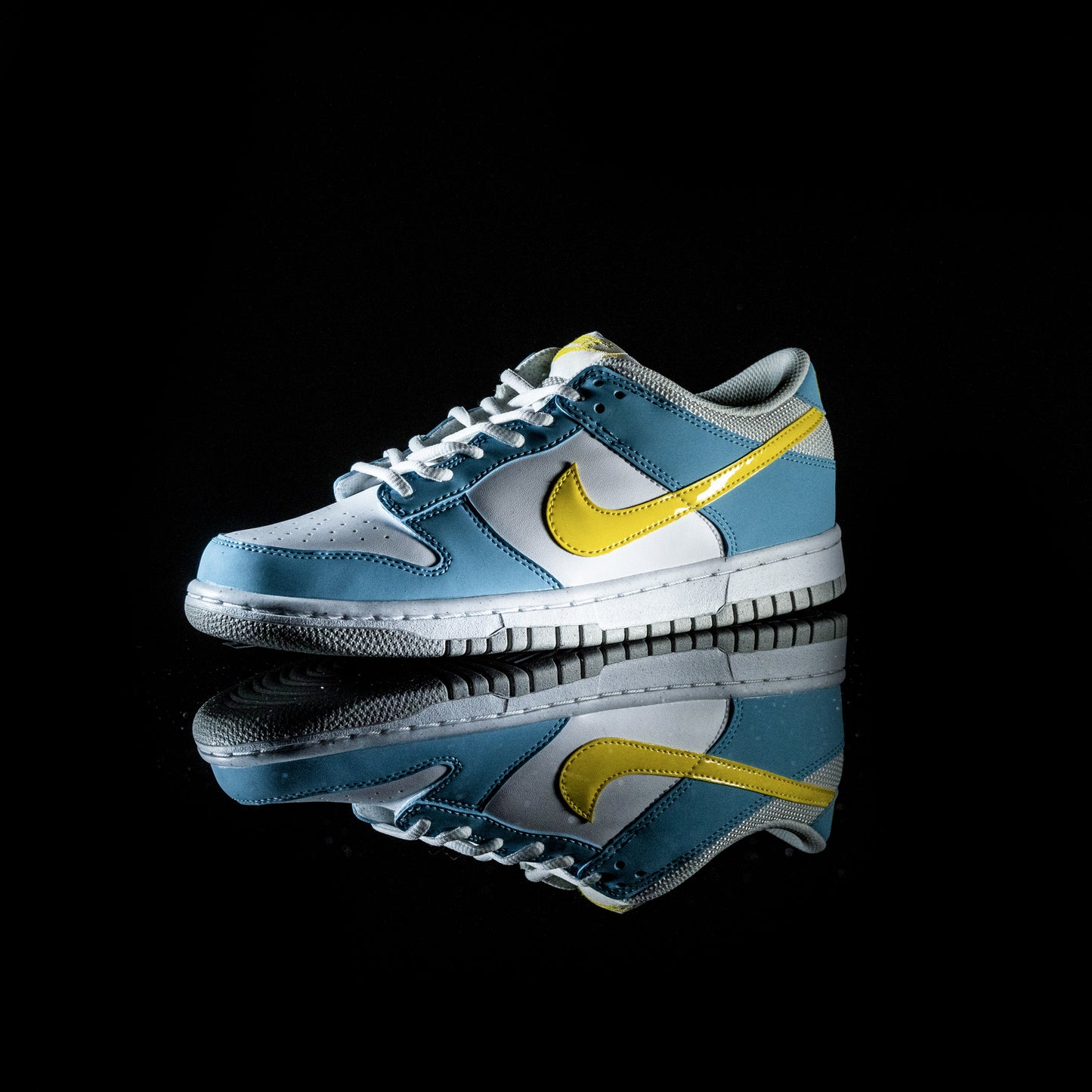 Nike Dunk Low Next Nature Homer Simpson