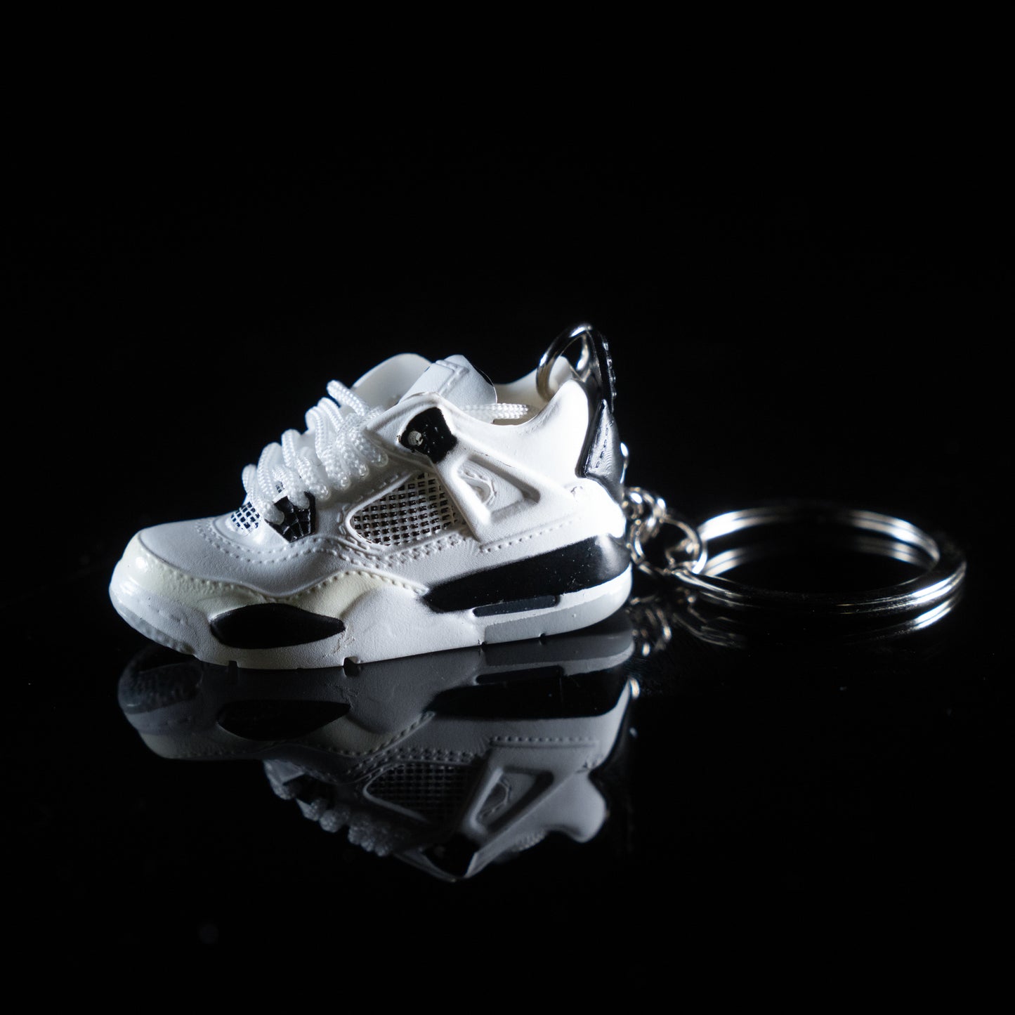 Schlüsselanhänger Jordan 4 Military Black