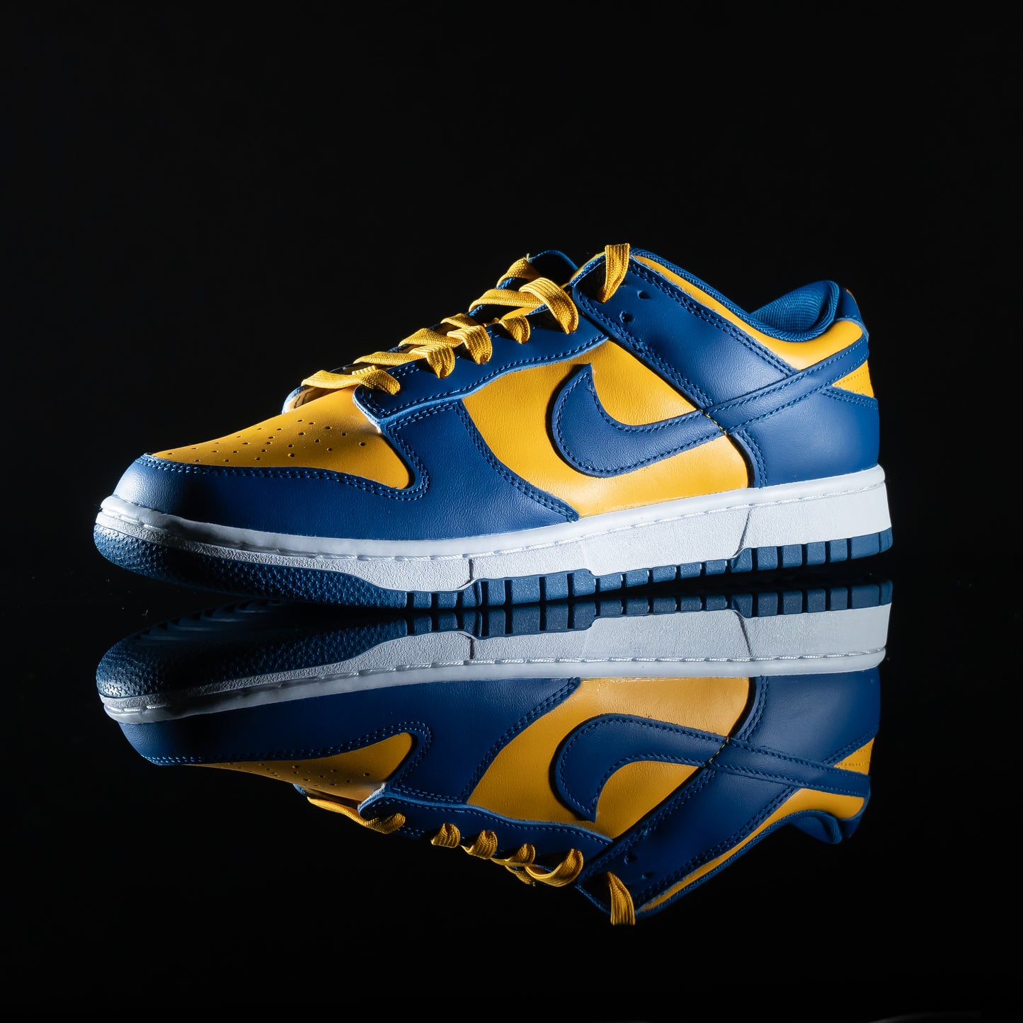 Nike Dunk Low UCLA