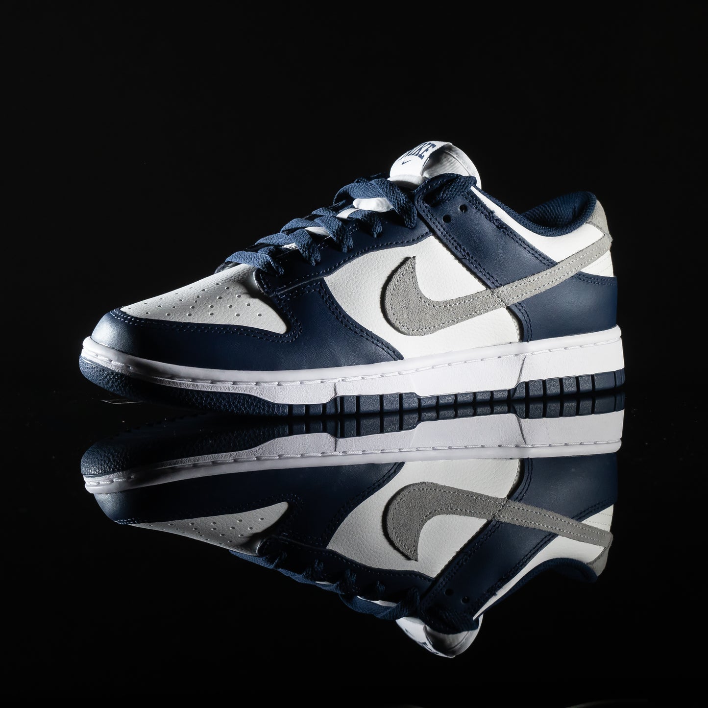 Nike Dunk Low Summit White Midnight Navy
