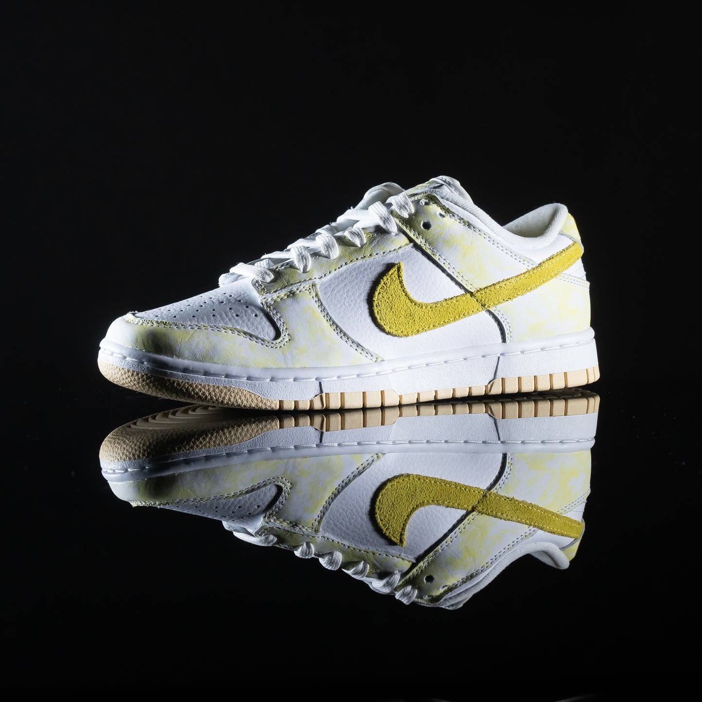 Nike Dunk Low Yellow Strike