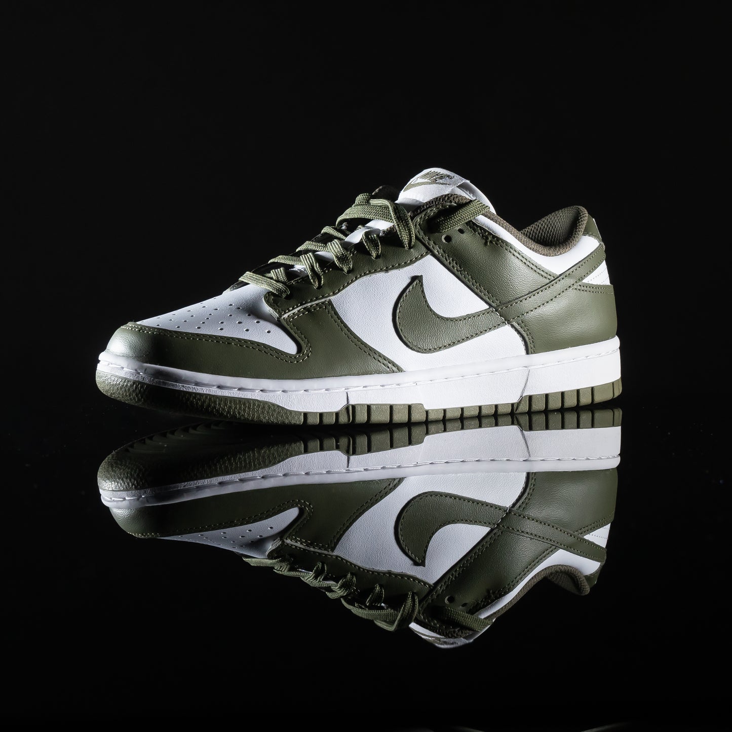 Nike Dunk Low Medium Olive