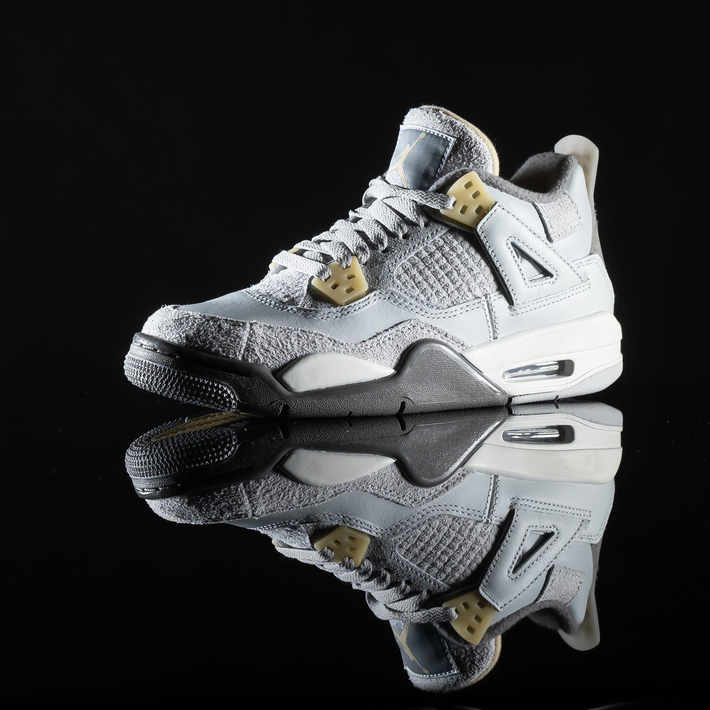 Air Jordan 4 Craft Photon Dust