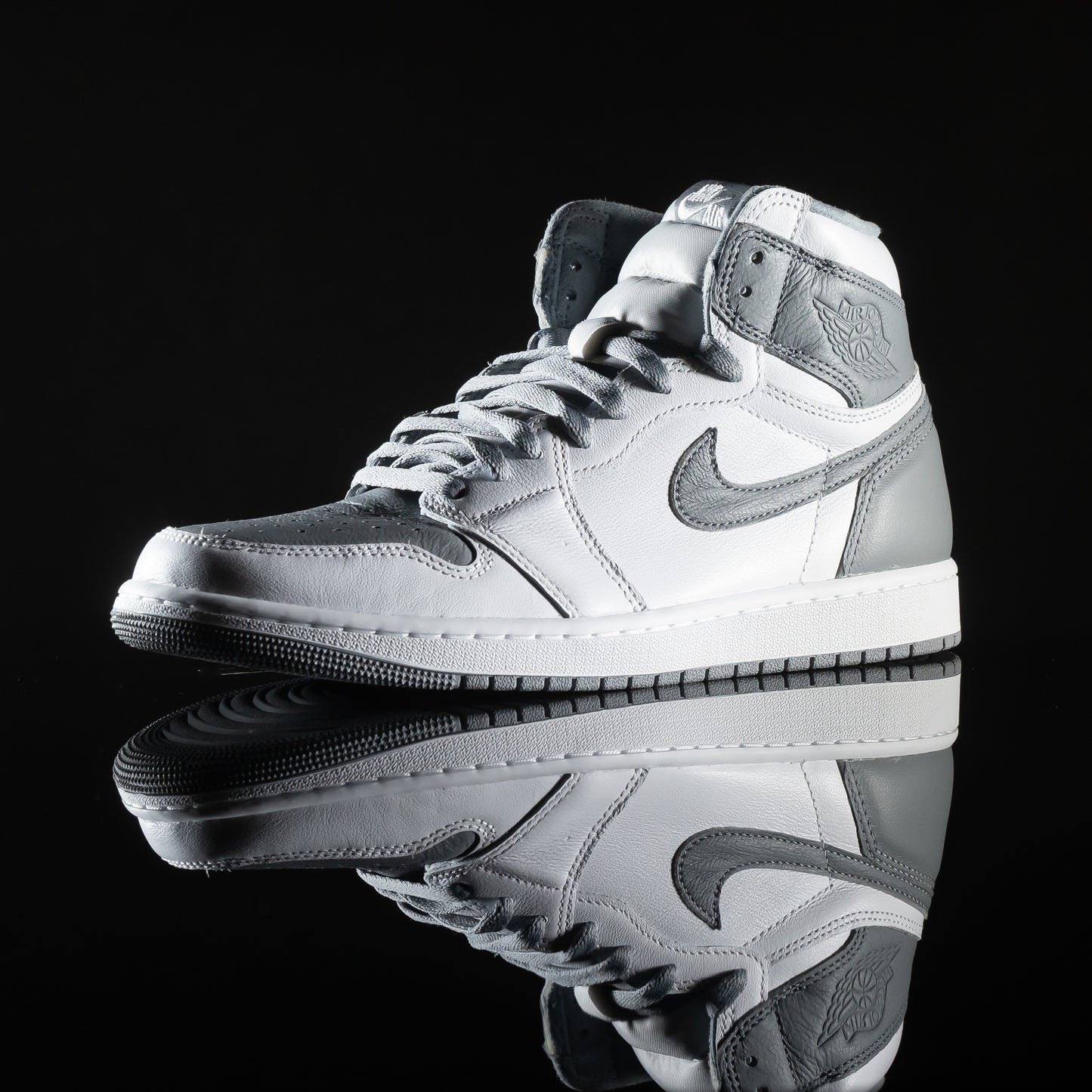 Air Jordan 1 High Stealth