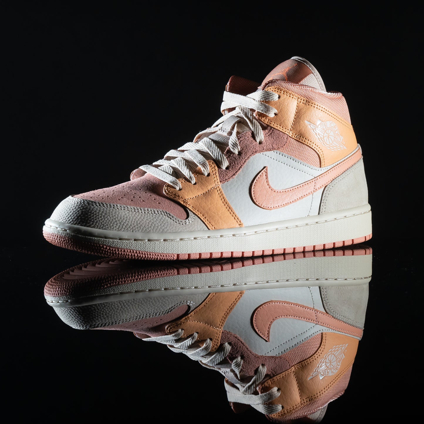 Air Jordan 1 Mid Atomic Orange