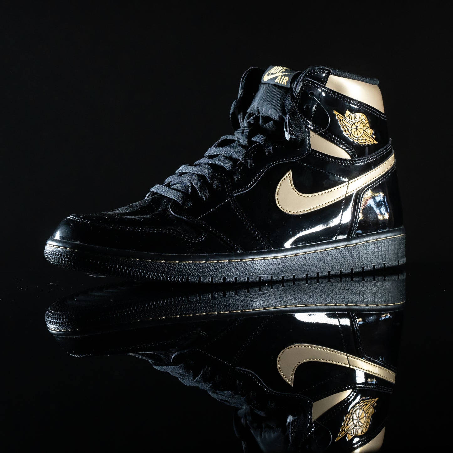 Air Jordan 1 High Black Metallic Gold 45